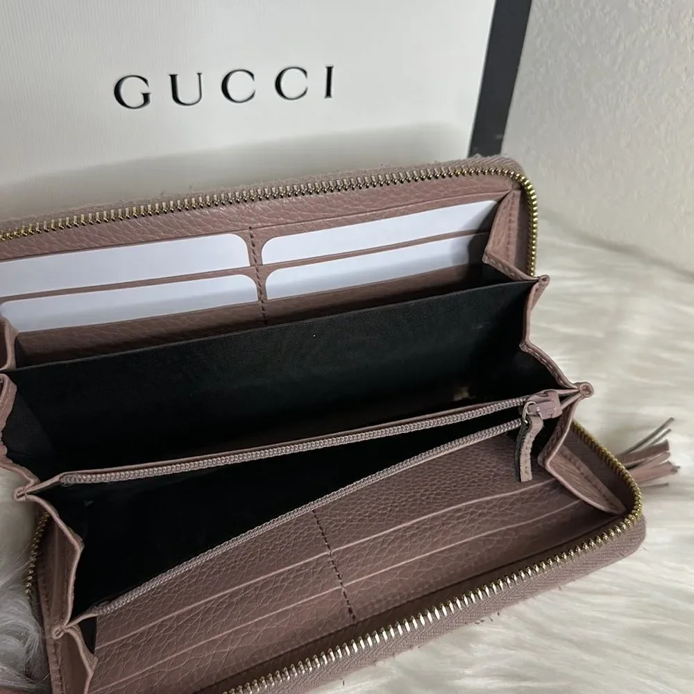 💯Authentic Gucci Zipped Leather Long Wallet🍀